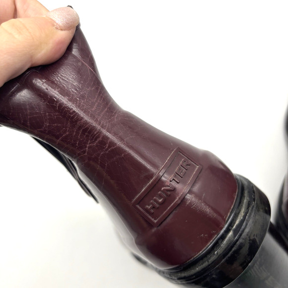 Deadstock Hunter Maroon on Black Block Heel Patent Rubber Ankle Boots Women's 7 - Picture 15 of 16